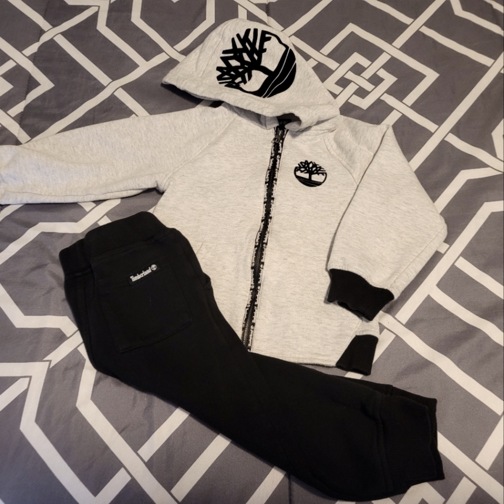 Toddler sweat suit size 3T